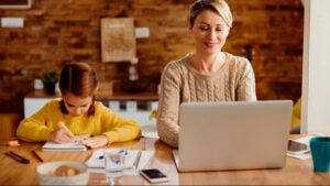 Devletten Ev Hanımları ve Öğrencilere Evden Çalışma Modeli Geliyor